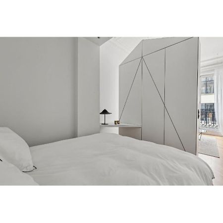 Appartement Design Au Coeur De Parigi Esterno foto